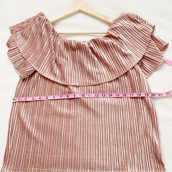 Pink Off Shoulder Velvet Top - Picture 4 of 8